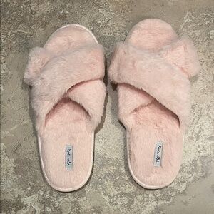 Splendid Soft Pink Fuzzy Slippers